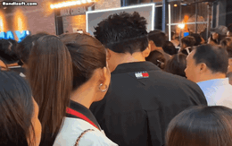 Bắt gặp cặp đôi diễn viên - Hoa hậu Vbiz vô tư ôm ấp giữa trung tâm thương mại, hỏi phim giả tình thật không thì cứ chối