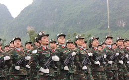 Ngắm các nữ chiến sĩ quân đội xinh đẹp luyện tập diễu binh, diễu hành