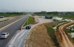 Vì sao các trạm dừng nghỉ trên cao tốc Bắc - Nam làm mãi không xong? Vì sao các trạm dừng nghỉ trên cao tốc Bắc - Nam làm mãi không xong?