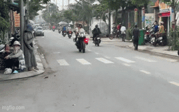 Nữ sinh quên căn cước được CSGT chở đến điểm thi