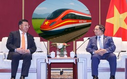 Thủ tướng gặp lãnh đạo doanh nghiệp xây cầu dây văng trụ thấp dài nhất châu Phi: Tín hiệu cho cuộc cách mạng hạ tầng?