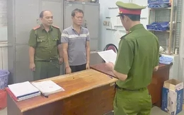 Bắt khẩn cấp chủ xưởng may phá nhà hàng xóm vì bị nhắc hát karaoke ồn ào