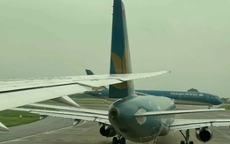 Sơ tán toàn bộ hành khách trên hai chuyến bay va chạm tại sân bay Nội Bài