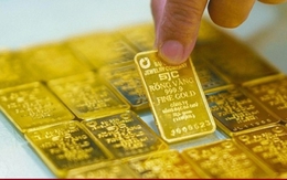 Giá vàng hạ nhiệt, nhà đầu tư nên mua hay bán?