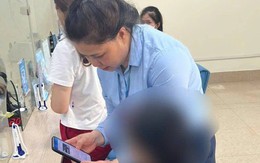 Tới ngân hàng nhờ chuyển khoản thanh toán đơn hàng 28 triệu đồng, người phụ nữ quyết định ngừng giao dịch sau khi trò chuyện cùng nhân viên VietinBank Tới ngân hàng nhờ chuyển khoản thanh toán đơn hàng 28 triệu đồng, người phụ nữ quyết định ngừng giao dịch sau khi trò chuyện cùng nhân viên VietinBank