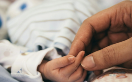 Bắt người đàn ông xâm hại bé gái 3 tháng tuổi, Bệnh viện Nhi đưa ra lời kêu gọi