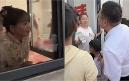 Bị ép chuyển tiền mới cho đón dâu, chú rể làm điều không ngờ khiến nhà gái "đứng hình" Bị ép chuyển tiền mới cho đón dâu, chú rể làm điều không ngờ khiến nhà gái "đứng hình"