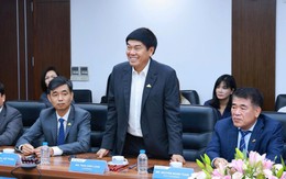 Tỷ phú Trần Đình Long 'kiên quyết' đứng ngoài cuộc đua đầu tư đường sắt cao tốc Bắc Nam, chỉ làm đúng cái mình mạnh Tỷ phú Trần Đình Long 'kiên quyết' đứng ngoài cuộc đua đầu tư đường sắt cao tốc Bắc Nam, chỉ làm đúng cái mình mạnh