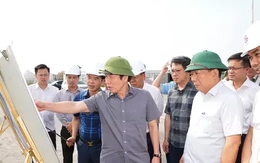 Cắm mốc hướng tuyến đường sắt Lào Cai - Hà Nội - Hải Phòng Cắm mốc hướng tuyến đường sắt Lào Cai - Hà Nội - Hải Phòng