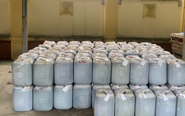 Phát hiện sự thật trong hàng trăm chiếc can nhựa ở Hà Nội