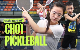 “Khối nghỉ hè” đầm đìa mồ hôi trên sân pickleball: HLV hụt hơi, phụ huynh chi tiền triệu