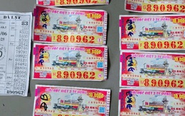 Mang tờ vé số đi đổi giải an ủi, không ngờ trúng độc đắc