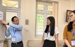 Hơn 100.000 thí sinh Hà Nội làm thủ tục thi lớp 10, Giám đốc Sở GD&ĐT đi thị sát