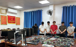 Công an thu giữ 3.000 thẻ ngân hàng, 400 điện thoại di động, tìm những người từng mở và bán tài khoản cho các đối tượng sau