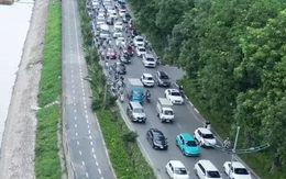 Sốt ruột nhìn đường dành riêng xe đạp ở Hà Nội không một bóng người