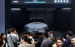 "Trạm xăng" cho xe điện ở Trung Quốc gây bức xúc vì điều vô lý: Pin tôi đang mới, sao bắt đổi lấy pin cũ?