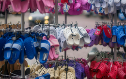 Loại "dép độc" này có thể gây dậy thì sớm ở trẻ em nhưng nhiều bố mẹ vẫn mua cho con đi!