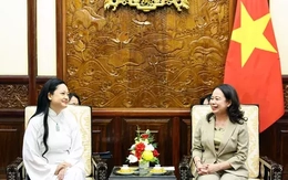 Nữ phi hành gia gốc Việt đầu tiên bay vào vũ trụ bàn giao hạt giống sen cho Việt Nam