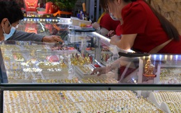 Giá vàng hôm nay, 12-7: Tăng rất mạnh