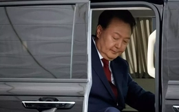 Hàng loạt cuộc gọi yêu cầu lắp điều hòa cho phòng giam của cựu tổng thống Hàn Quốc