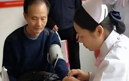 60 tuổi bị huyết áp cao đã 20 năm nhưng chưa một lần đột quỵ: Người đàn ông tiết lộ luôn ăn 1 thực phẩm mỗi ngày 60 tuổi bị huyết áp cao đã 20 năm nhưng chưa một lần đột quỵ: Người đàn ông tiết lộ luôn ăn 1 thực phẩm mỗi ngày