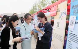 Hơn 12 triệu sinh viên Trung Quốc đối mặt với thực tế khắc nghiệt sau tốt nghiệp