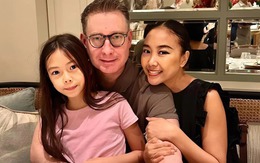 Con gái Đoan Trang chỉ ngồi ăn 1 bát mỳ thôi mà dân mạng tấm tắc khen: Nghe nói chuyện đã thấy mẹ dạy hay!