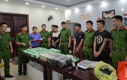 Bắt giữ xe ô tô chở 60 bánh heroin và 37 kg ma túy đá