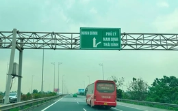 Cao tốc Bắc Nam có nhiều biển báo chỉ đến địa danh không còn tồn tại