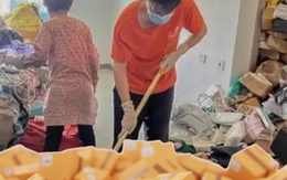 Bà lão U70 chi 7,2 tỷ đồng mua đồ online, thuê thêm một căn hộ trữ hàng chưa mở