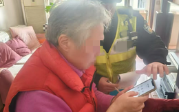 Nhận cuộc gọi yêu cầu huỷ gói bảo hiểm, cụ bà suýt mất gần 500 triệu trong trạng thái ‘như bị thôi miên’, công an lập tức can thiệp