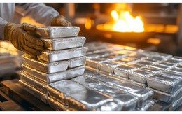 Vượt đỉnh 14 năm, chuyên gia dự báo 'người anh em họ' của vàng vẫn còn dư địa tăng giá mạnh