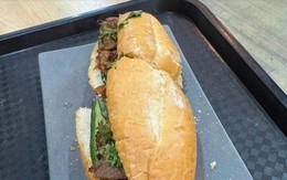 Hé lộ nguyên liệu "đặc biệt" trong chiếc bánh mì giá 208.000 đồng tại sân bay Nội Bài, giá đã niêm yết Hé lộ nguyên liệu "đặc biệt" trong chiếc bánh mì giá 208.000 đồng tại sân bay Nội Bài, giá đã niêm yết
