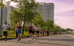 Lần đầu tiên diễn ra tại Việt Nam: Giải chạy bộ hoàng hôn có đường chạy tuyệt đẹp, kết hợp cả âm nhạc và lễ hội đỉnh nóc