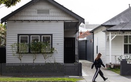 Nguồn cung thiếu, thế hệ trước lại ra sức 'gom' bất động sản, gen Z may ra 50 tuổi mới mua được nhà