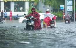 Áp thấp nhiệt đới đang mạnh thêm, miền Bắc sắp mưa to 5 ngày liên tiếp Áp thấp nhiệt đới đang mạnh thêm, miền Bắc sắp mưa to 5 ngày liên tiếp