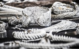 Forbes: Nga âm thầm thu gom số lượng “khủng” một thứ kim loại quý, nguy cơ tạo cơn sóng ngầm làm chao đảo thị trường thế giới