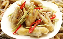 Cô gái 20 tuổi bị phồng rộp, nóng ran 10 đầu ngón tay vì hành động này khi làm món chân gà sả ớt