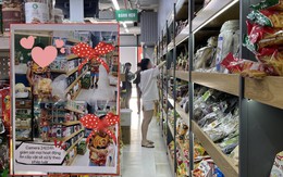 Một siêu thị ở Hà Nội dán ảnh trẻ em kèm cảnh báo trộm cắp trước cửa: Ghi nhận mới nhất!