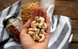 4 loại hạt vứt lăn lóc trong nhà cũng đừng dại mà ăn: Phá gan, hại thận, ung thư tìm đến