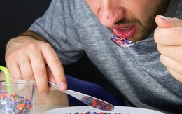 Thực phẩm chứa hơn nghìn hạt vi nhựa, nhiều gấp 45 lần nước đóng chai: Nhiều người Việt mê