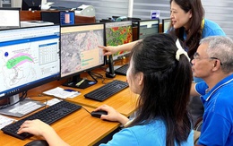 Bão Wipha tiếp tục mạnh lên, quản lý bay họp khẩn