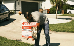 Bong bóng bất động sản đã nổ tung ở 1 thành phố: Khách hàng từng ‘xuống tiền’ mua nhà qua Zoom, nay bán lỗ cả tỷ đồng vẫn ế hàng