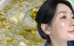 Mùa hạt sen, tôi ăn đều đặn 2 lần/tuần và kết hợp với 2 nguyên liệu: Kết quả là da mịn mướt, dưỡng ẩm tốt hơn cả đắp mặt nạ