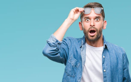 Cổ phiếu chứng khoán giao dịch bùng nổ, thị giá đua nhau "xanh, tím" điều gì đang diễn ra? Cổ phiếu chứng khoán giao dịch bùng nổ, thị giá đua nhau "xanh, tím" điều gì đang diễn ra?
