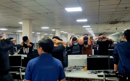 Đột kích 1 cơ sở lừa đảo, cảnh sát phanh phui đường dây mạo danh công ty chứng khoán với chiêu thức rất bài bản, bắt giữ 2 đối tượng cầm đầu