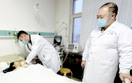 Bà mẹ trẻ mắc ung thư phổi giai đoạn cuối do không làm 1 việc khi nấu ăn để không đánh thức con đang ngủ