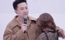 Trấn Thành công khai xin lỗi 1 Em Xinh ngay trên sóng: Chuyện gì đây? Trấn Thành công khai xin lỗi 1 Em Xinh ngay trên sóng: Chuyện gì đây?