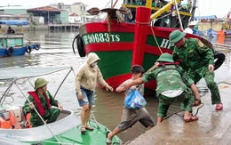 Bão số 3 giật cấp 11, cách Quảng Ninh-Hải Phòng 200km