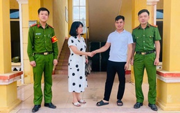 Nhận được hơn 118 triệu đồng chuyển khoản từ Hà Nội, giám đốc công ty vàng bạc vội vàng lên công an xã làm việc